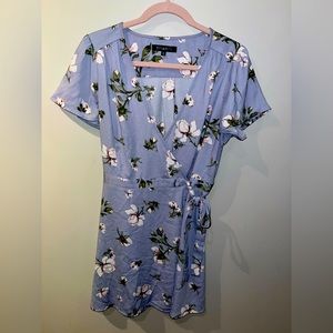 Dynamite Size Large blue floral dress
